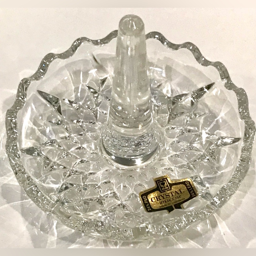 Crystal Jewelry/Ring Holder with 24% Pbo Clarity